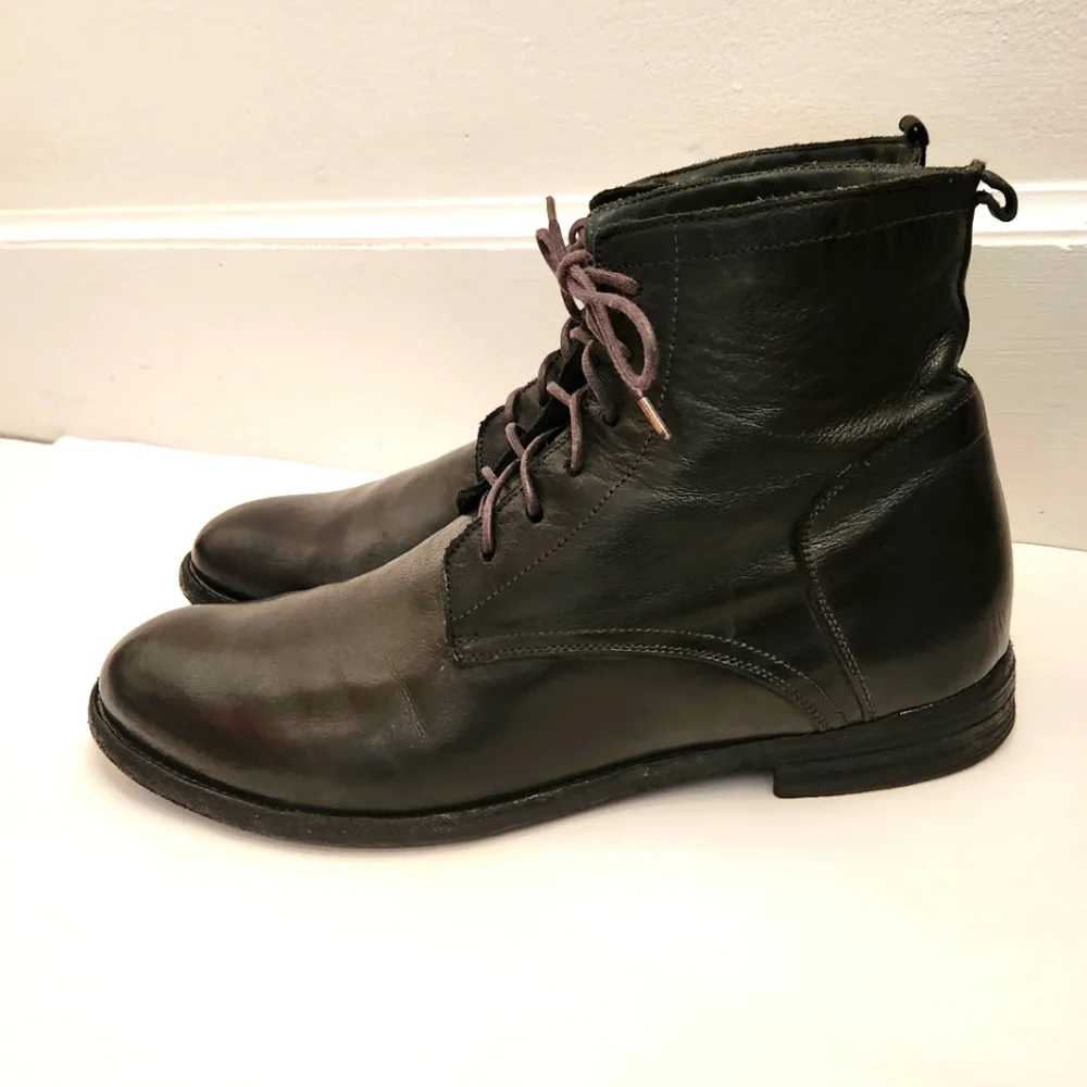Officine Creative size 42 black leather ankle boots handmade lace up